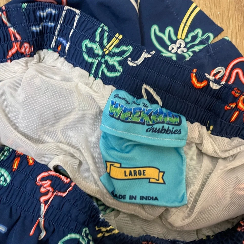 chubbies neon lights
